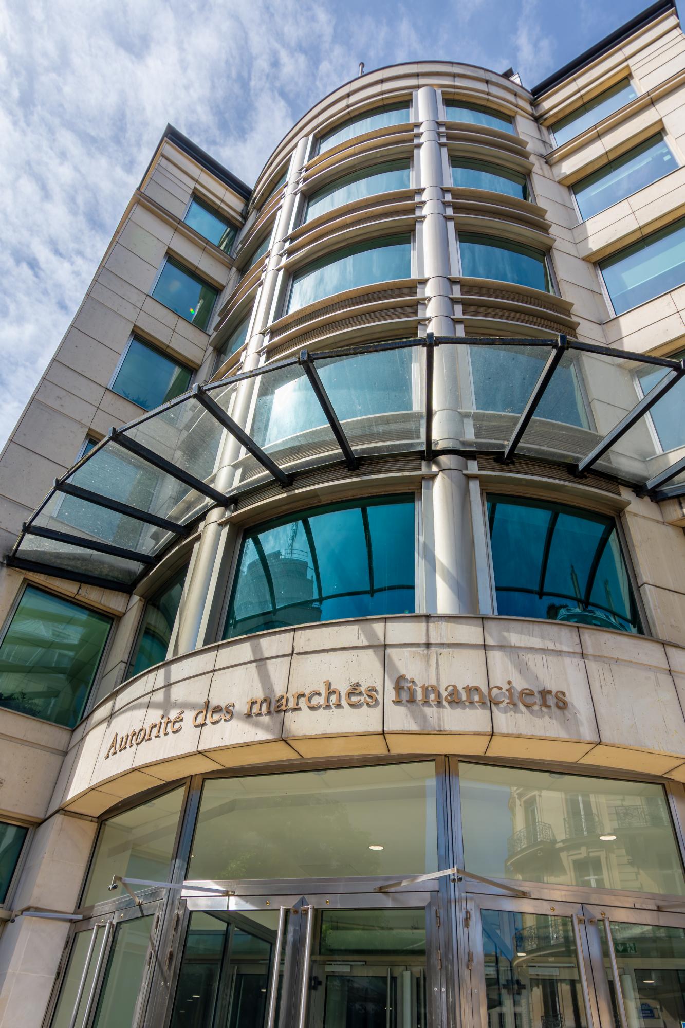 AMF-DORA-cybers&eacute;curit&eacute;-darkpatterns-fintech-droitfinancier-vra-avocat